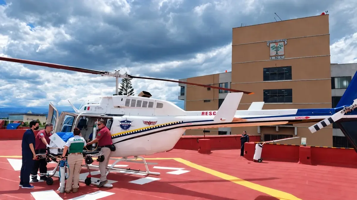 El traslado aéreo fue necesario para atender la cardiopatía del recién nacido en una unidad médica especializada.