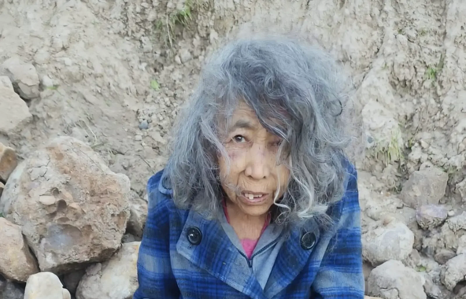SSPCM lleva a cabo el rescate de una mujer mayor en Tijuana.