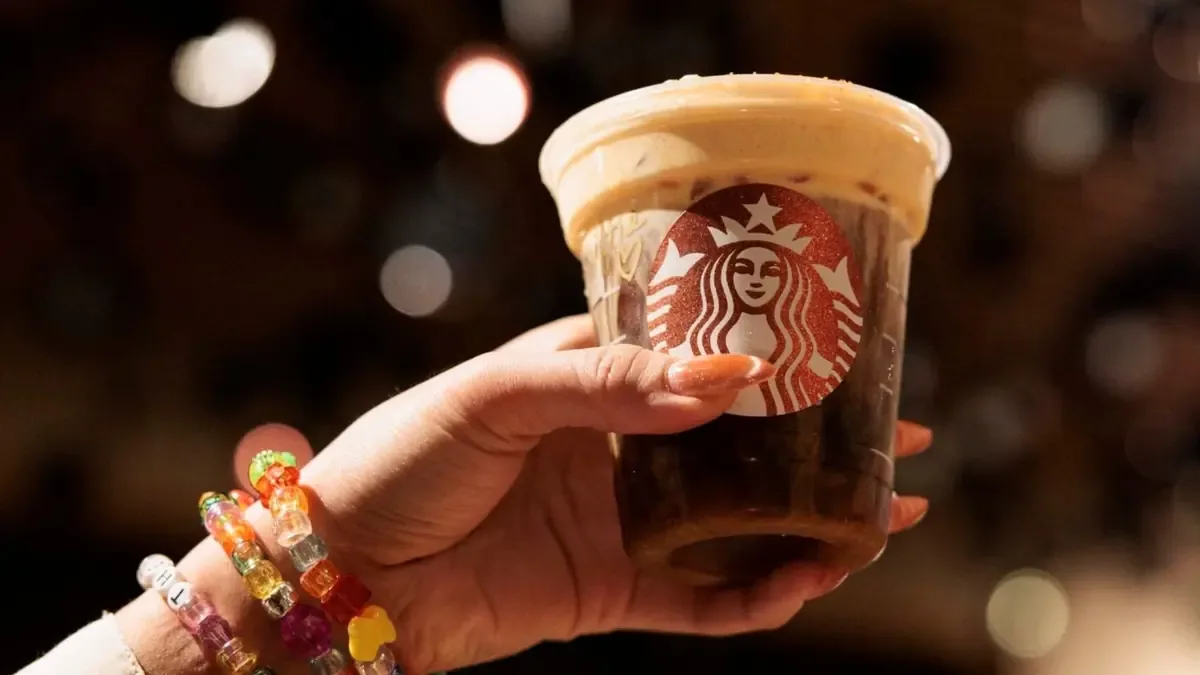 Las nuevas ofertas incluyen bebidas gratis y desayunos a precios bajos.