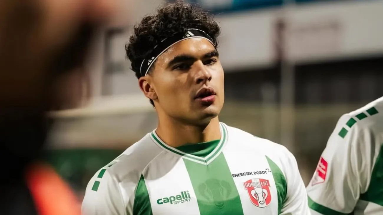 Stephano Carrillo celebra su primer gol en el futbol holandés con el Dordrecht.