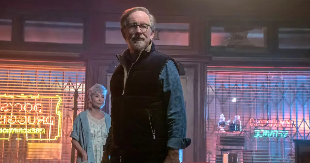 Steven Spielberg celebra su primer Grammy en la 68ª edición de los Premios Grammy.