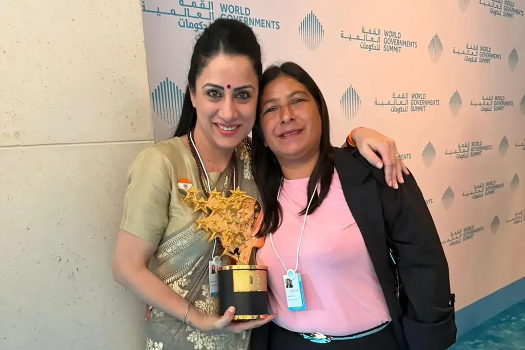 Su labor en una escuela rural inspira a jóvenes en entornos vulnerables.