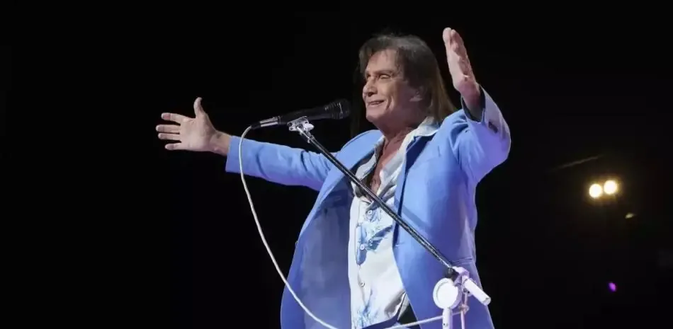 Su legado musical y personal ha dejado una huella imborrable en generacioness.