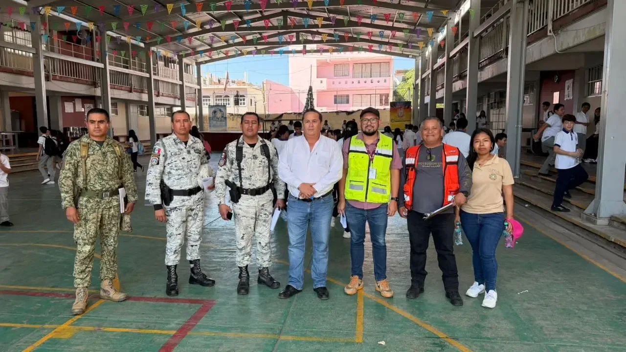 Supervisión de refugios temporales por la Coordinación de Protección Civil de Acapulco.