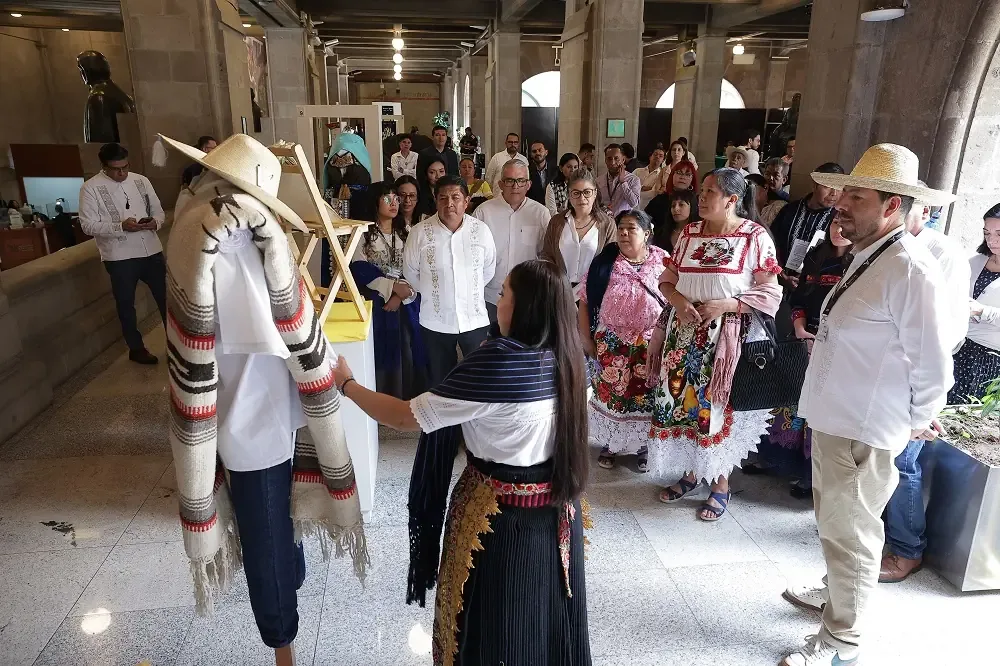 Expertos y comunidades analizan derechos y desafíos del autogobierno en Michoacán.