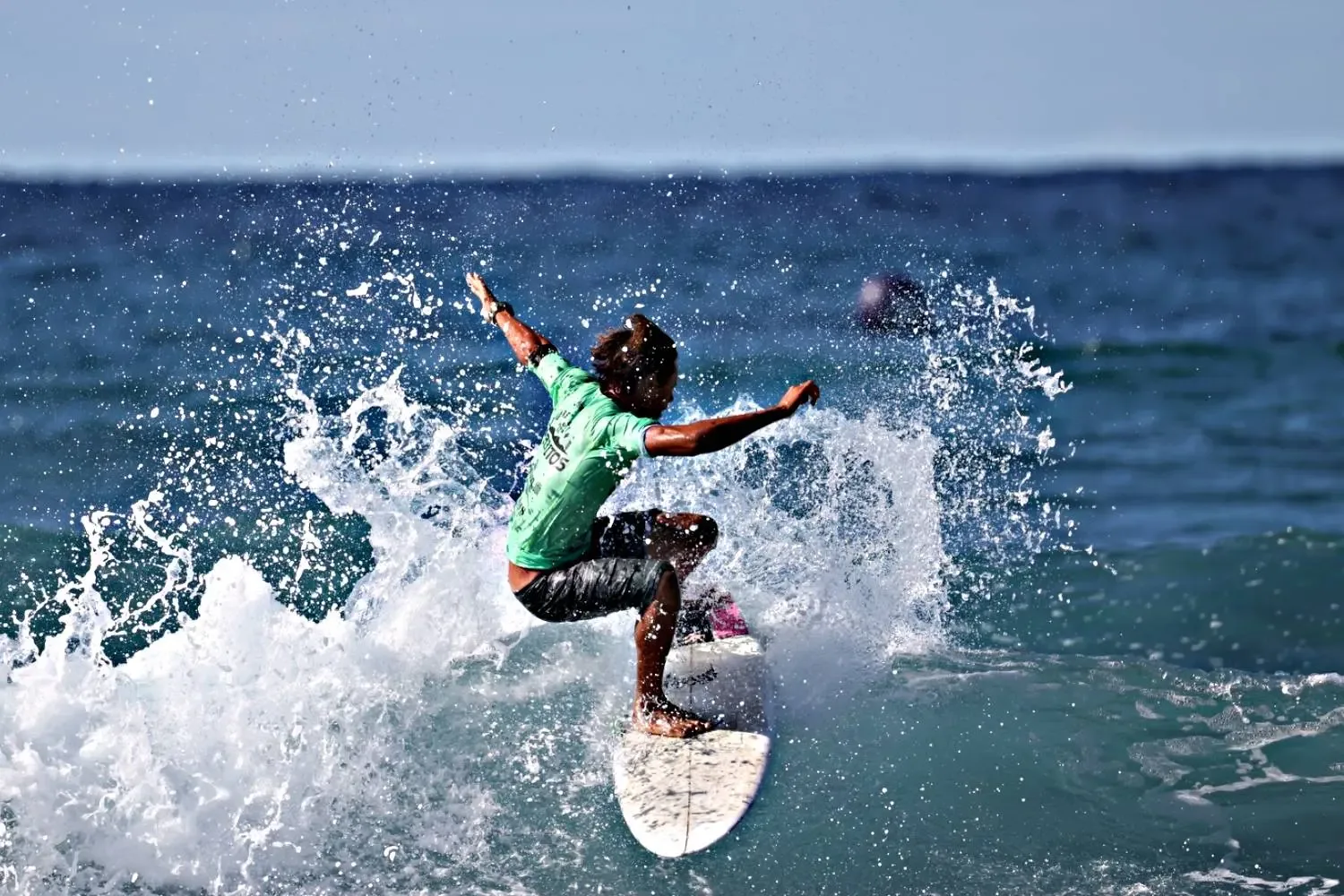 Surfistas compiten en el esperado Cerritos Surf Open de Baja California Sur.