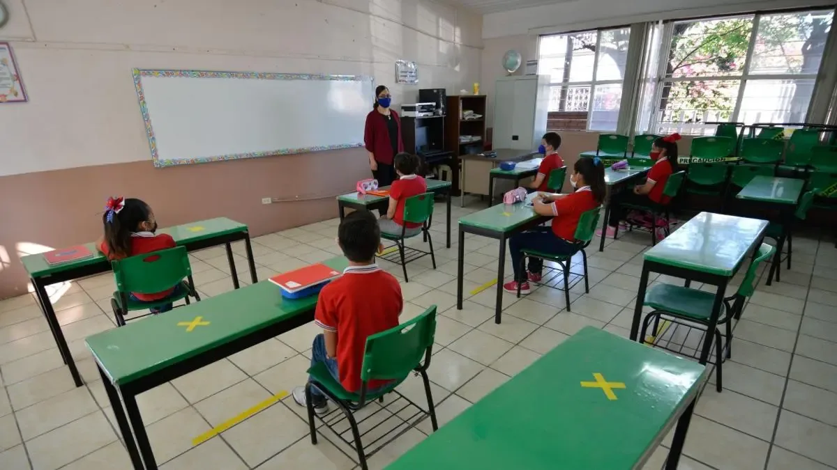 Suspensión de clases en escuelas afectadas por brote de sarampión.
