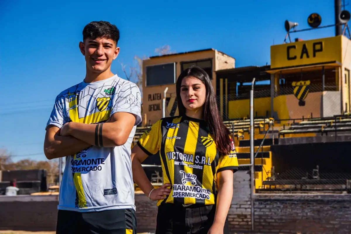 La suspensión del partido impide a los aficionados disfrutar del encuentro programado.