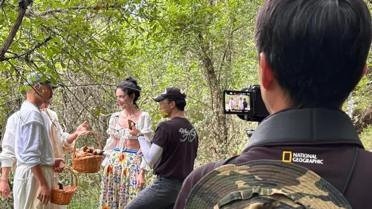 Un equipo de celebridades asiáticas explora la naturaleza zamorana y su cultura.
