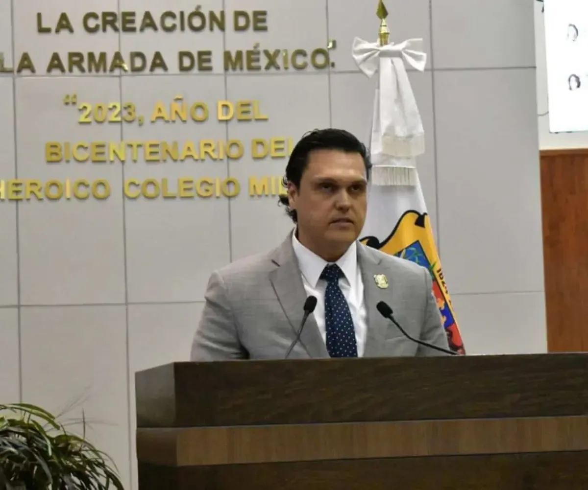 Diputado propone reformas para modernizar la administración pública en el estado.
