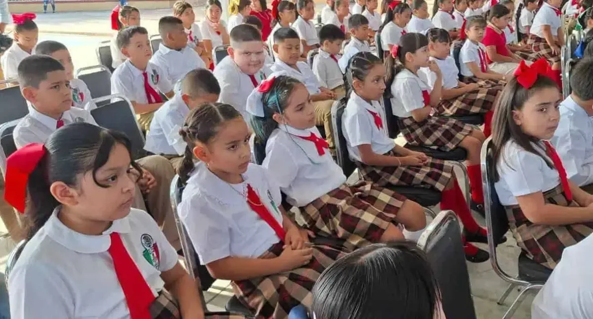 El regreso a clases en Tamaulipas incluye la entrega de útiles y medidas de seguridad en escuelas.