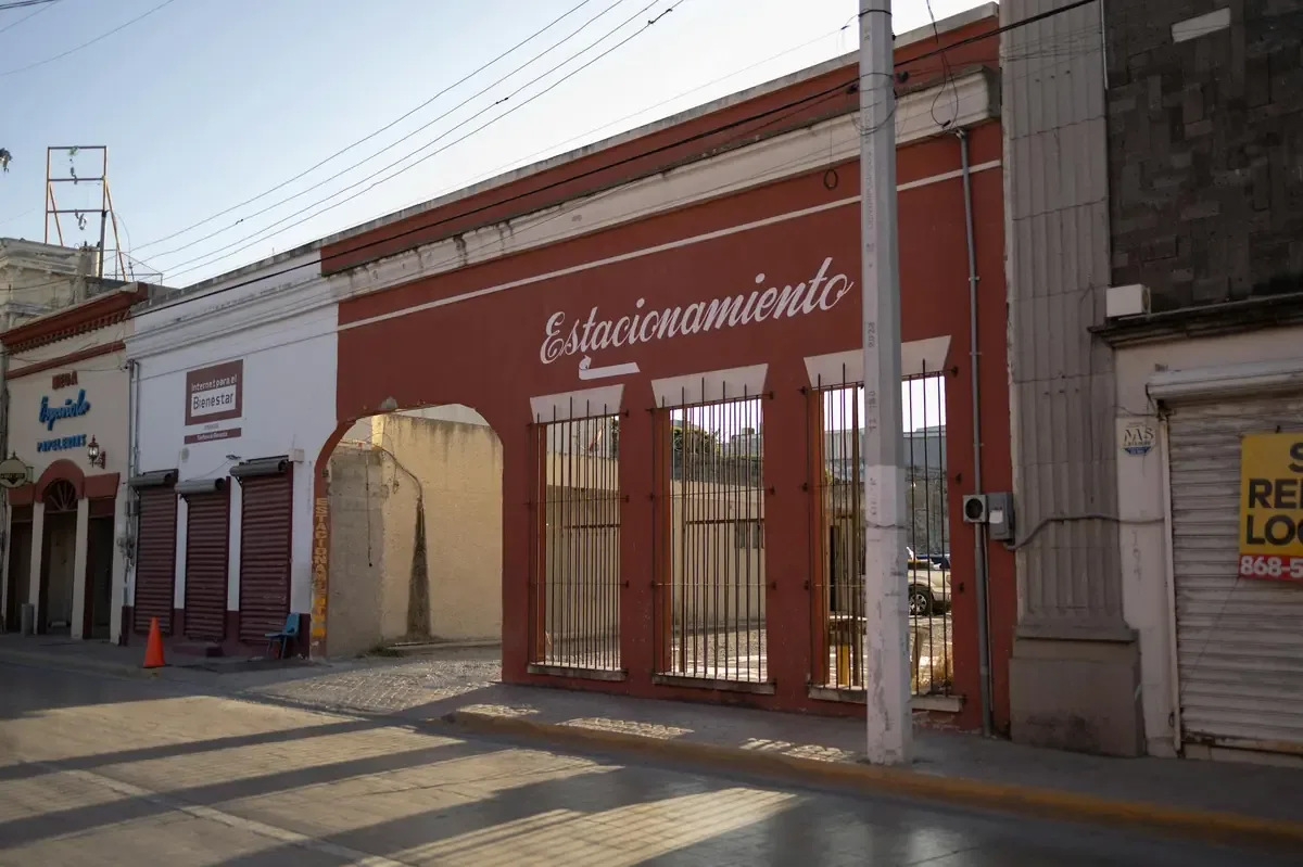 El gobernador Américo Villarreal destaca avances en turismo y energía en el estado.