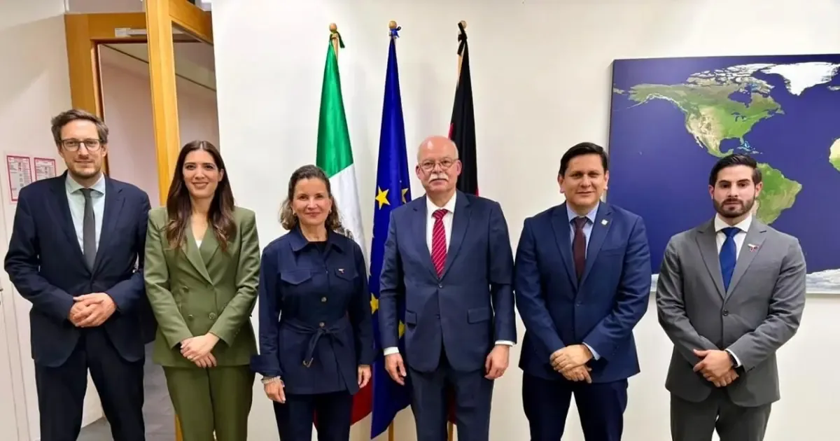 La reunión entre la secretaria de Economía y el embajador alemán promueve inversiones y desarrollo en Tamaulipas.