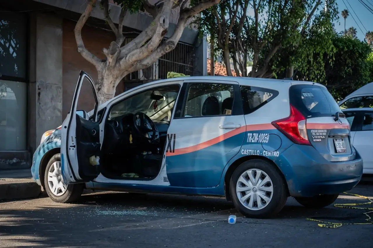 Taxista hallado sin vida dentro de su vehículo en Zona Centro de la ciudad.