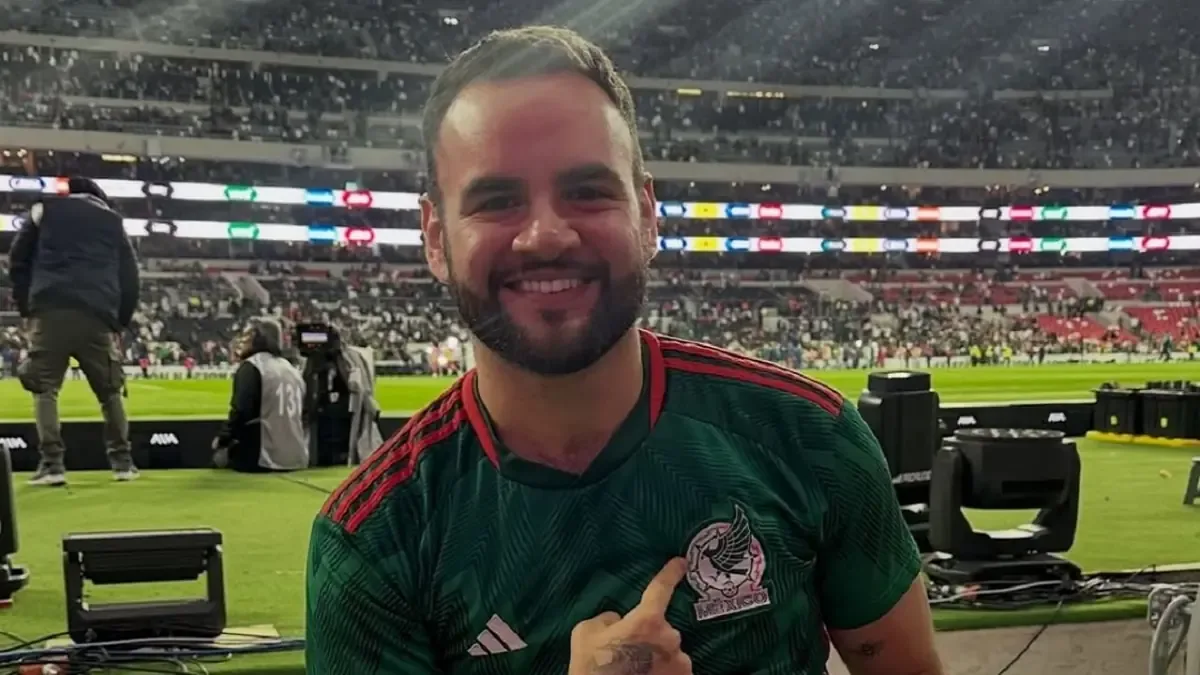 El cantante veracruzano presenta ‘El último baile’, un tributo a los ídolos del fútbol.