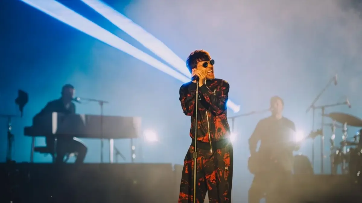 Con 40 mil asistentes, el festival reafirma el auge del pop en México y presenta una variedad de propuestas musicales variadas.