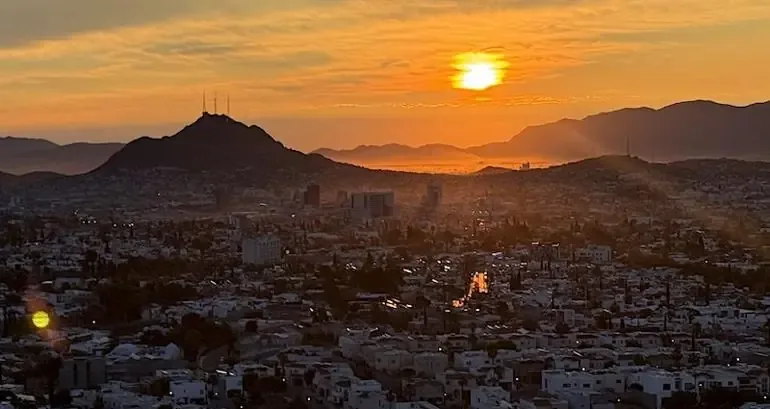 Un descenso en las temperaturas se espera hoy en Chihuahua, acompañado de lluvias y vientos intensos en varias regiones del estado.