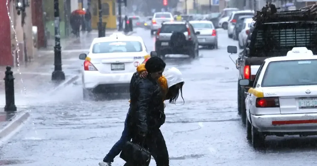 Un fuerte temporal de lluvias se prevé para diversas regiones de México, con posible ciclón tropical en Guerrero.