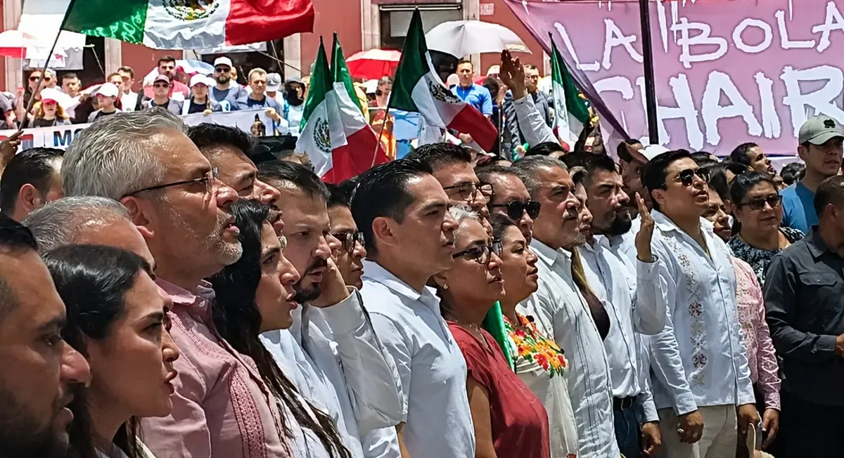 La presencia de líderes rivales revela fricciones políticas en el partido hacia la gubernatura de 2027.