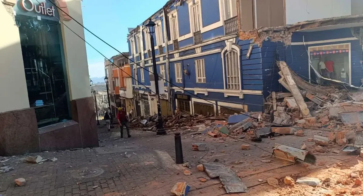 Un potente sismo en Colombia ha devastado varias regiones, incrementando el número de víctimas y daños materiales.