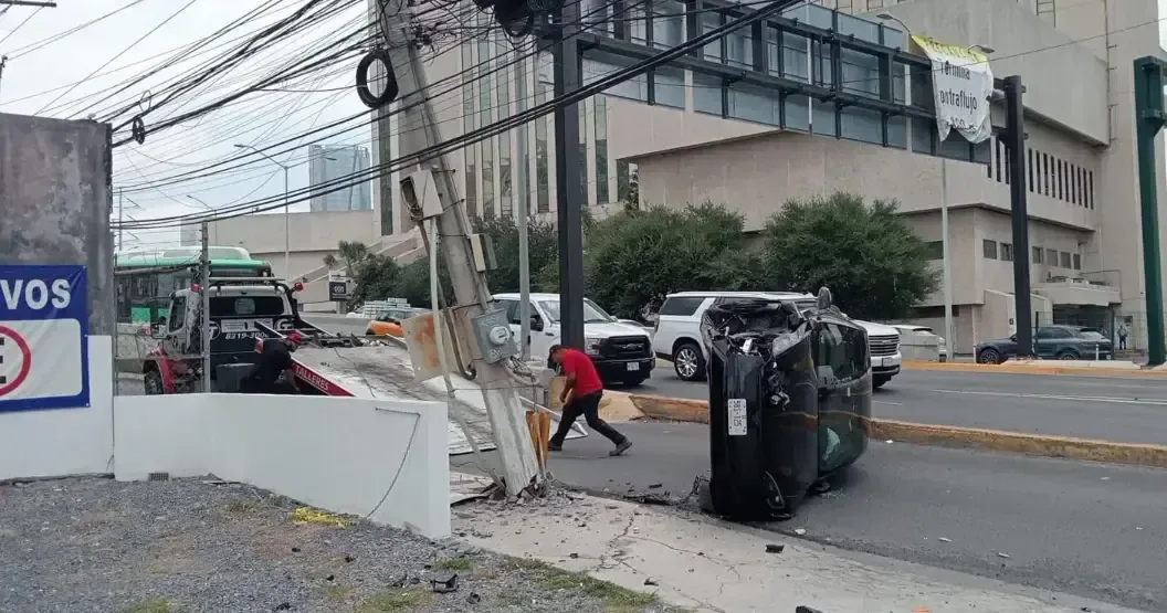 Un accidente impactante en San Pedro Garza García pone a prueba la seguridad del sistema de conducción autónoma.