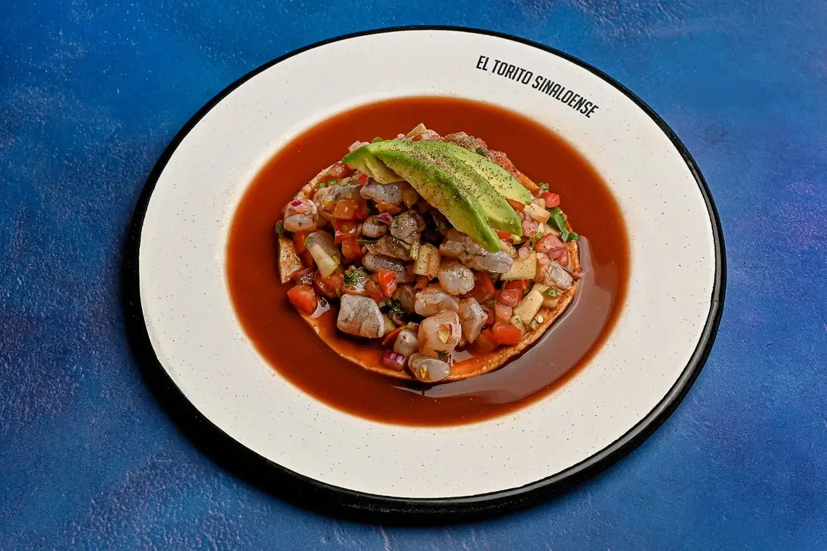 La obra de Mark Mylod utiliza el arte culinario como metáfora de la elite cultural y sus excesos.