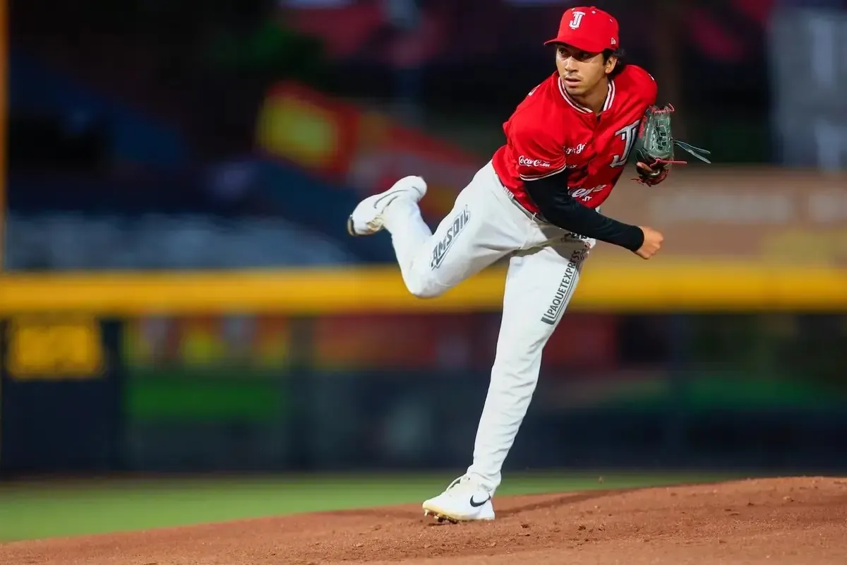 Martínez llega tras liderar en efectividad en la Liga Mexicana de Béisbol.