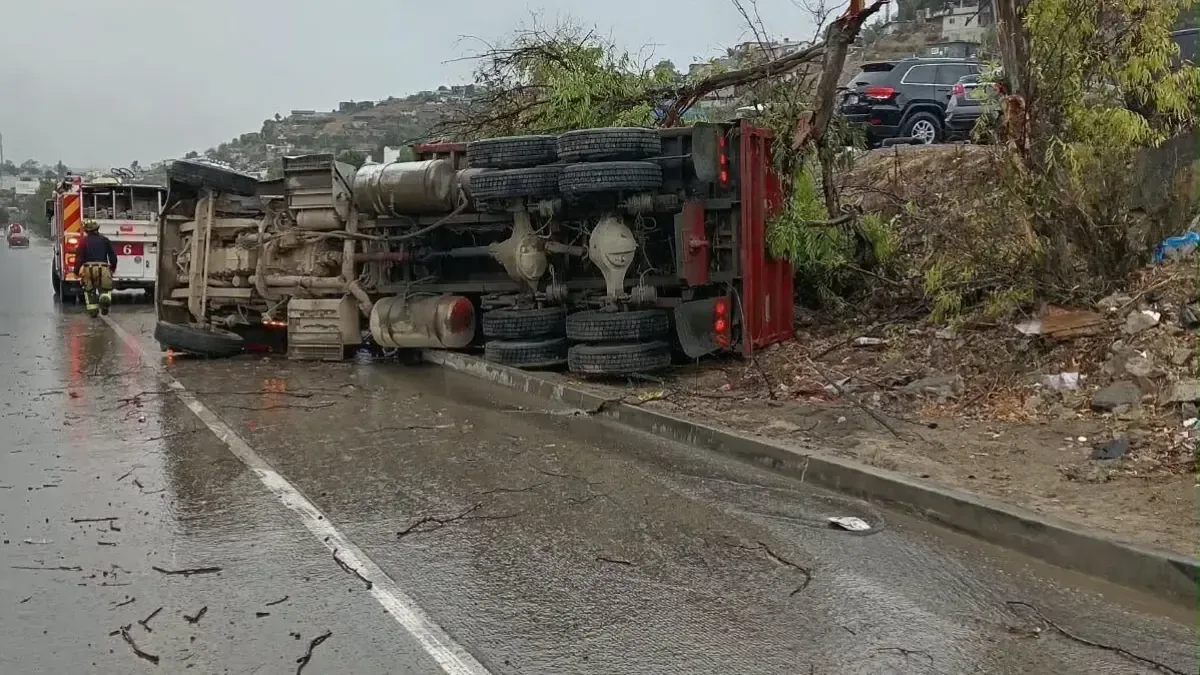 La intensa tormenta tropical generó múltiples incidentes, incluyendo rescates y evacuaciones.