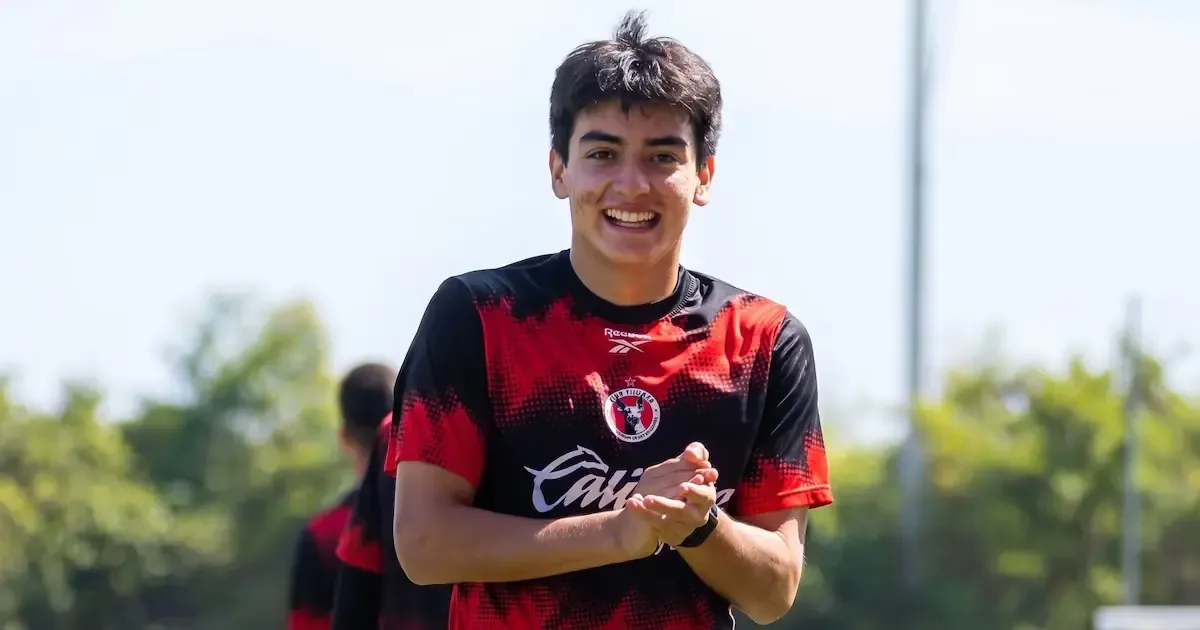El mediocampista de Xolos recibe homenajes y rumores sobre su futuro en Europa.