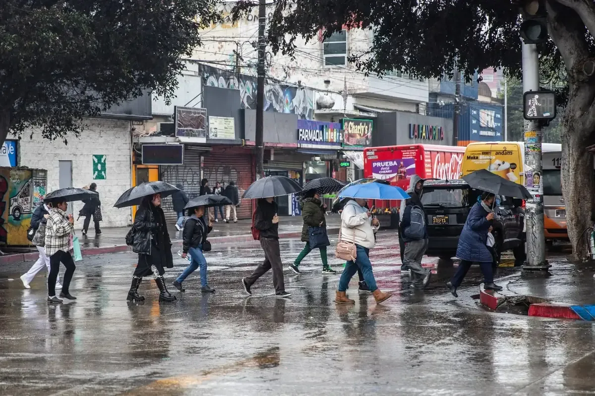 Baja California prevé lluvias, chubascos y fuertes vientos en varios municipios hoy.