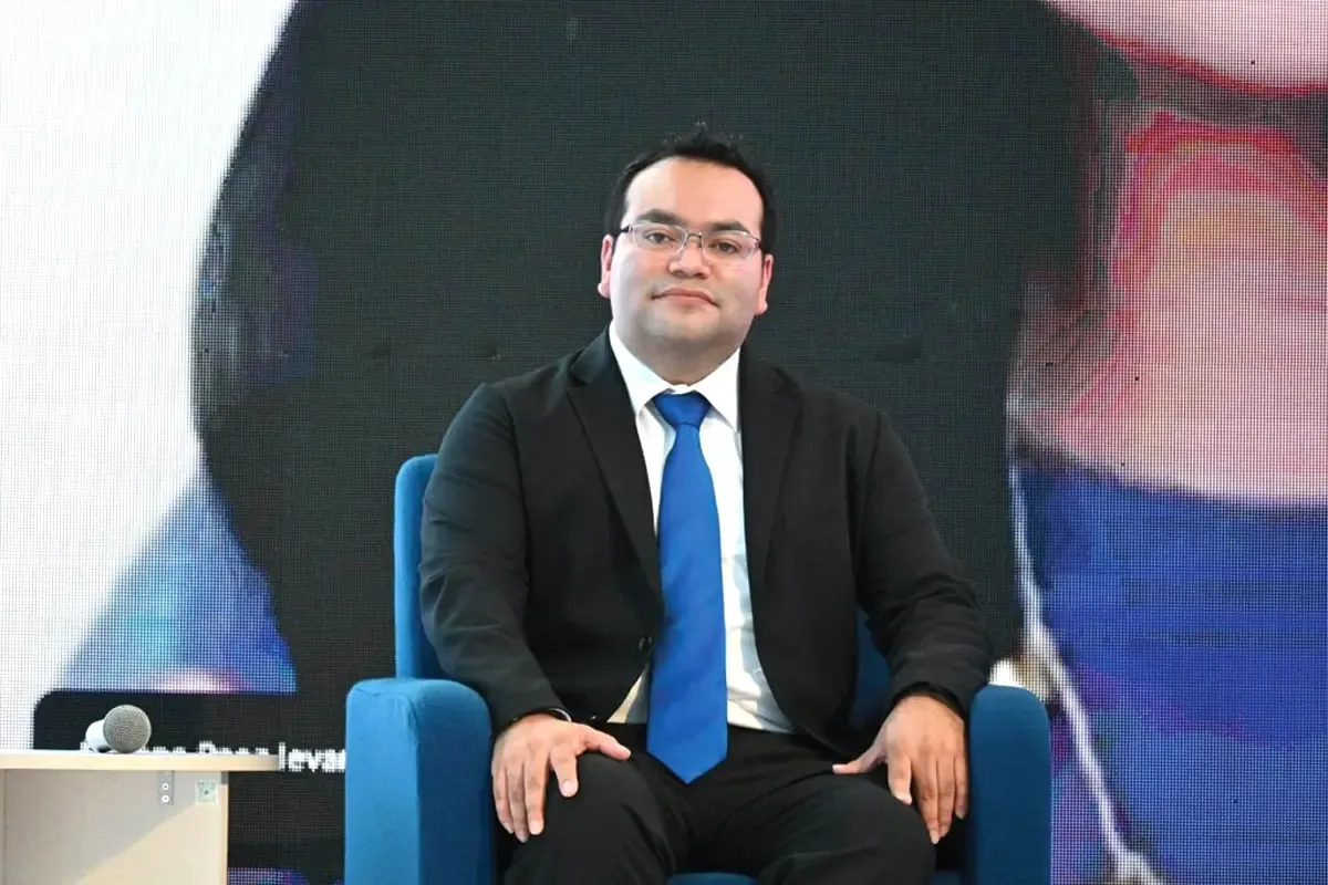 La falta de oportunidades en Tijuana impulsa a jóvenes talentosos a emigrar.