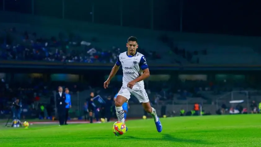 Tijuana y Monterrey en acción durante el primer tiempo en el Estadio BBVA Bancomer.