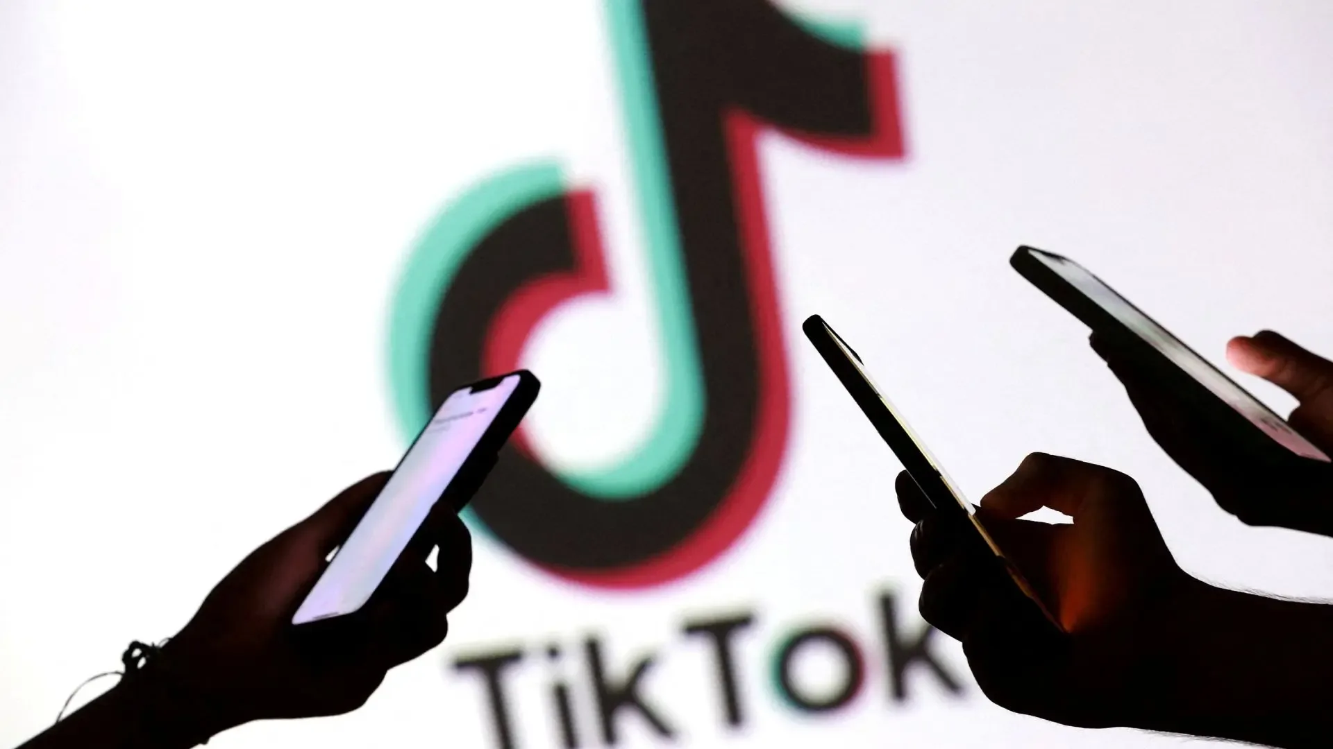 "TikTok firma acuerdo para evitar juicio por adicción a sus redes sociales."