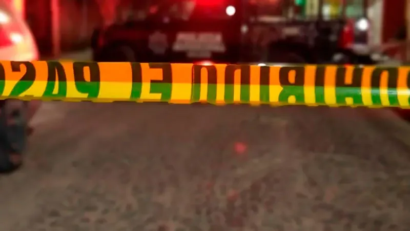 Un enfrentamiento armado en la ciudad dejó un saldo de un fallecido y dos detenidos, además de múltiples armas aseguradas.