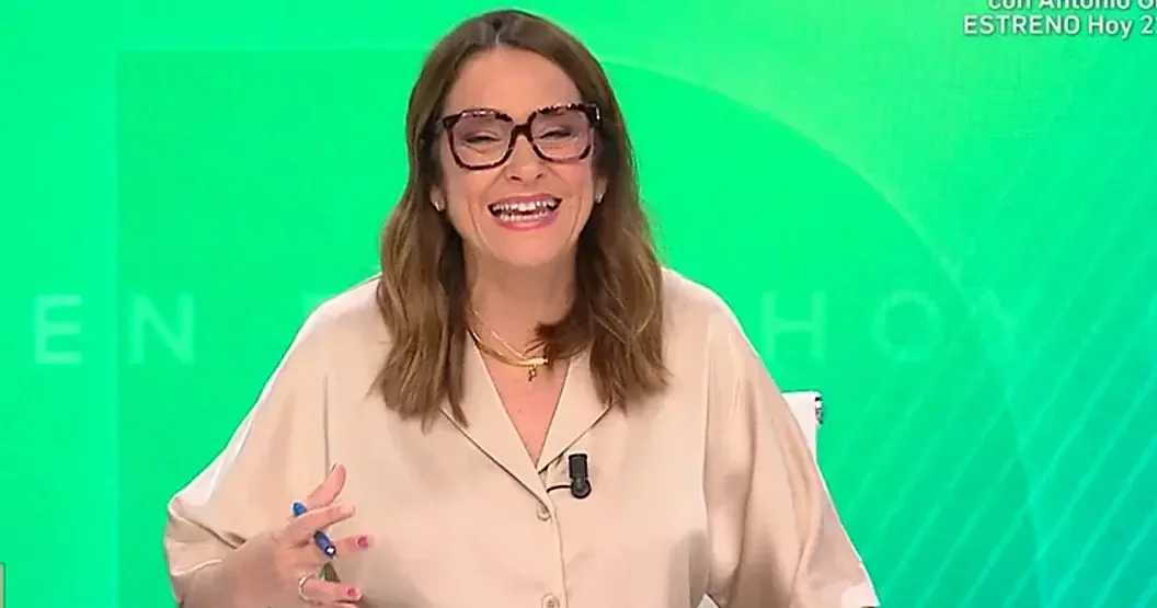 La presentadora alerta sobre un grupo de mujeres que engañan con un falso trasplante.