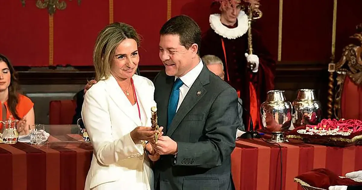 La ministra de Educación, FP y Deportes esquiva preguntas sobre su futuro político en Toledo.