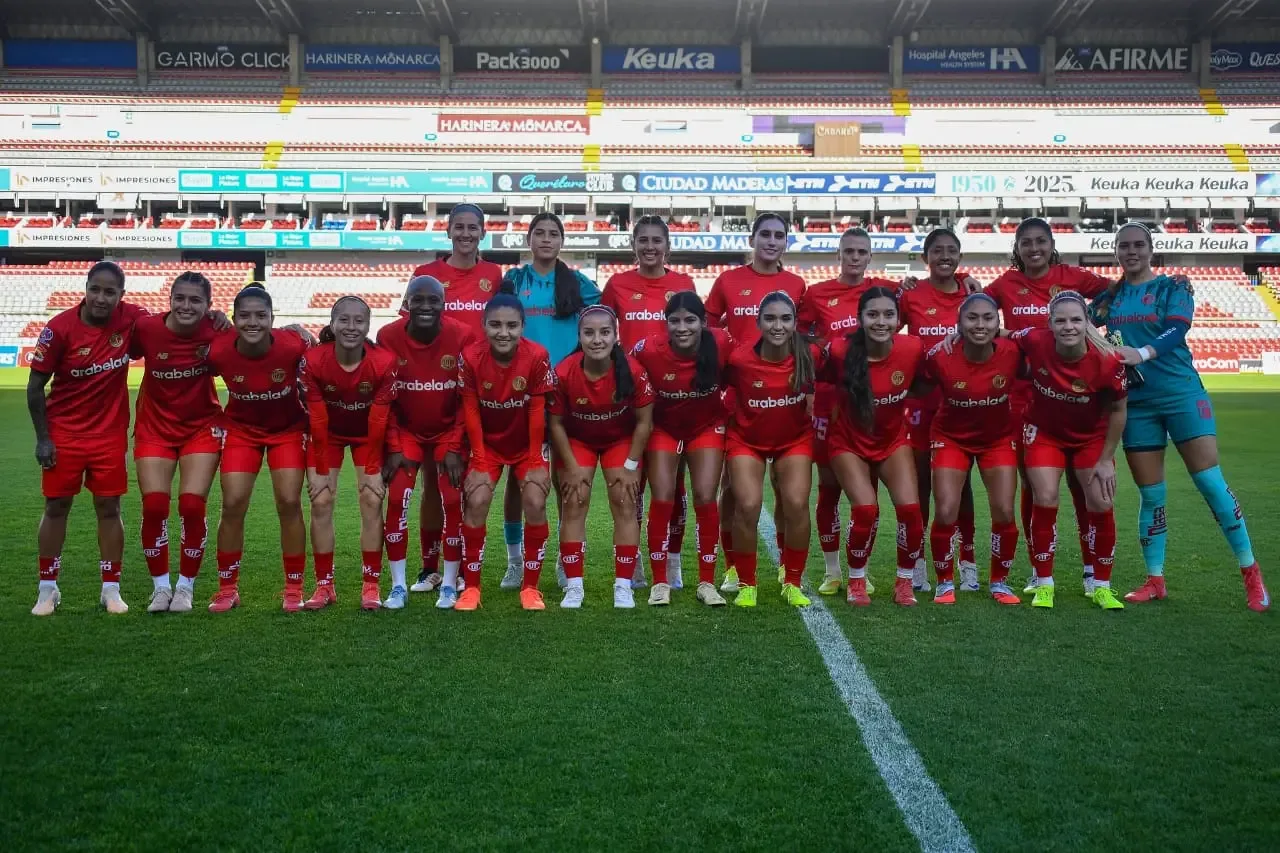 Toluca Femenil celebra un gol durante el partido en el Estadio Corregidora.