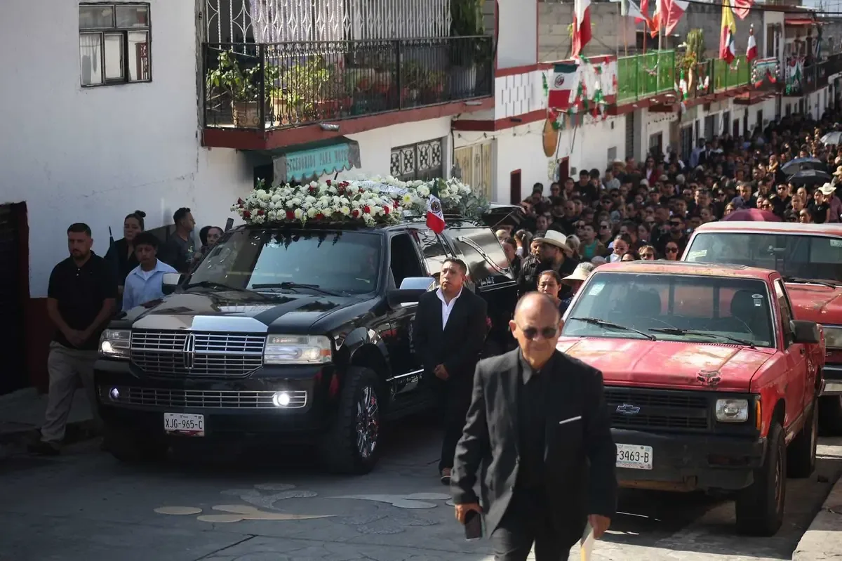 La comunidad rindió homenaje a César Fuentes tras su trágica muerte en accidente.