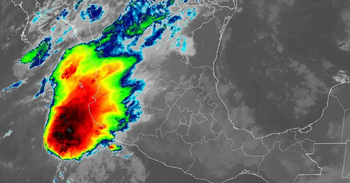 Expertos advierten sobre condiciones peligrosas debido a la tormenta eléctrica en Tepic.