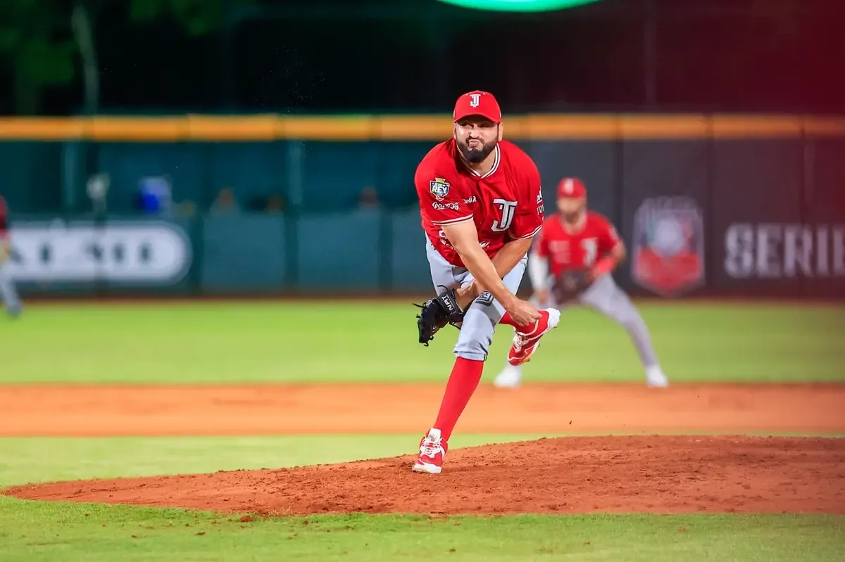 La destacada actuación del pitcher David Reyes permitió a los Toros encaminarse al título.