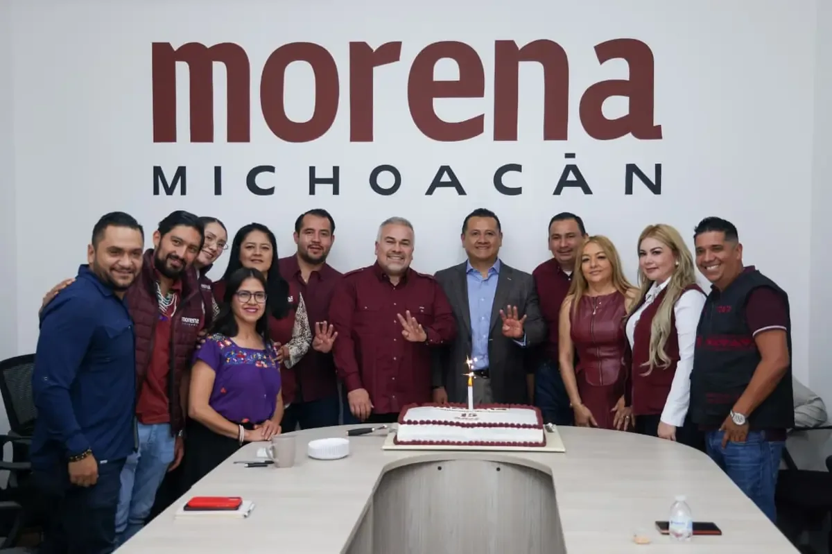 Carlos Torres Piña resalta la importancia de mantener el principio de servir al pueblo en el aniversario de Morena.