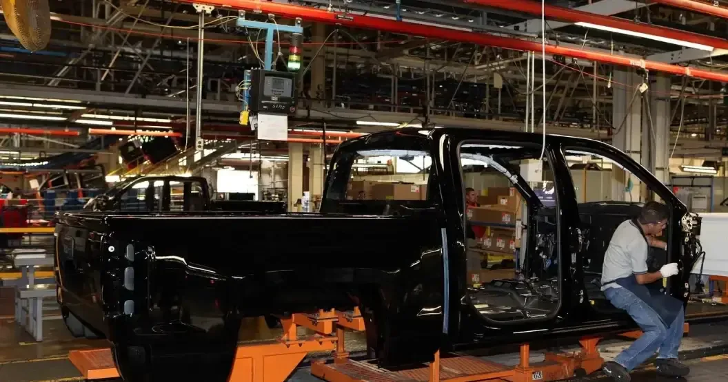 Las reformas arancelarias de Estados Unidos afectan la industria automotriz en México, provocando cambios en la producción.