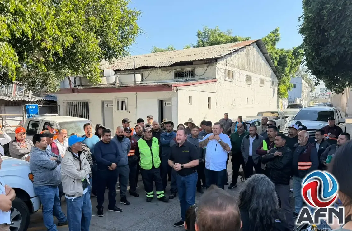 "Trabajadores de La Mesa exigen diálogo tras comenzar paro laboral."