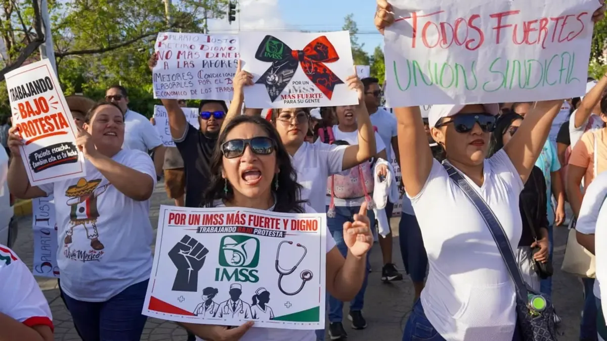 La movilización exige la renuncia del secretario general del sindicato por presuntas violaciones laborales.