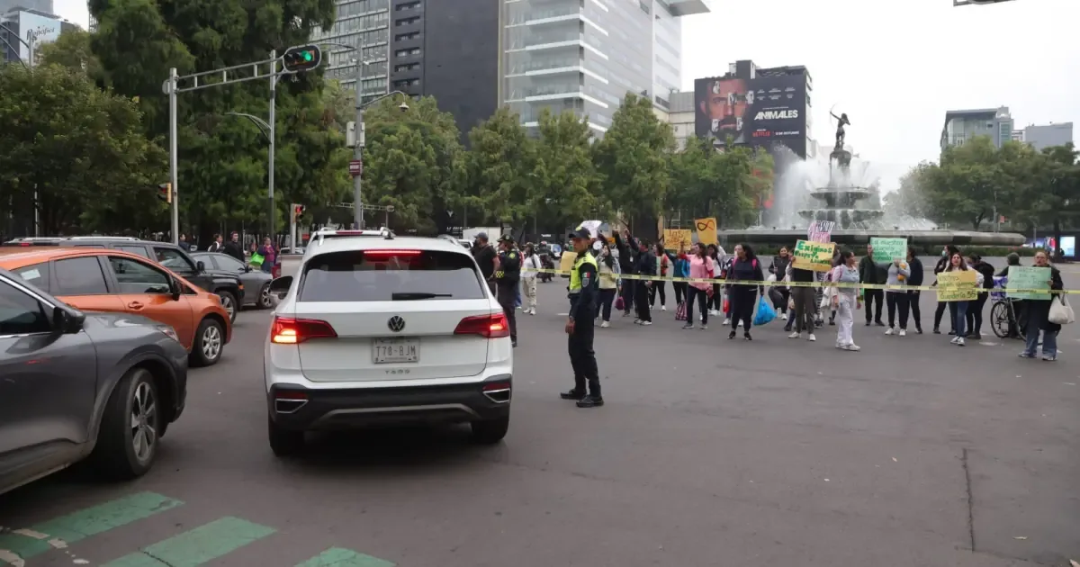 Los trabajadores del IMSS exigen recursos y personal para garantizar atención médica adecuada.