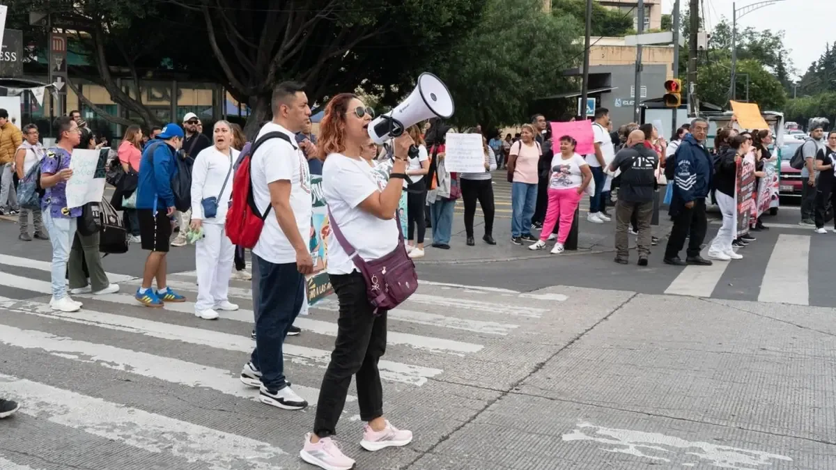 La mega marcha del IMSS busca resolver carencias y lograr mejores condiciones laborales para los trabajadores.