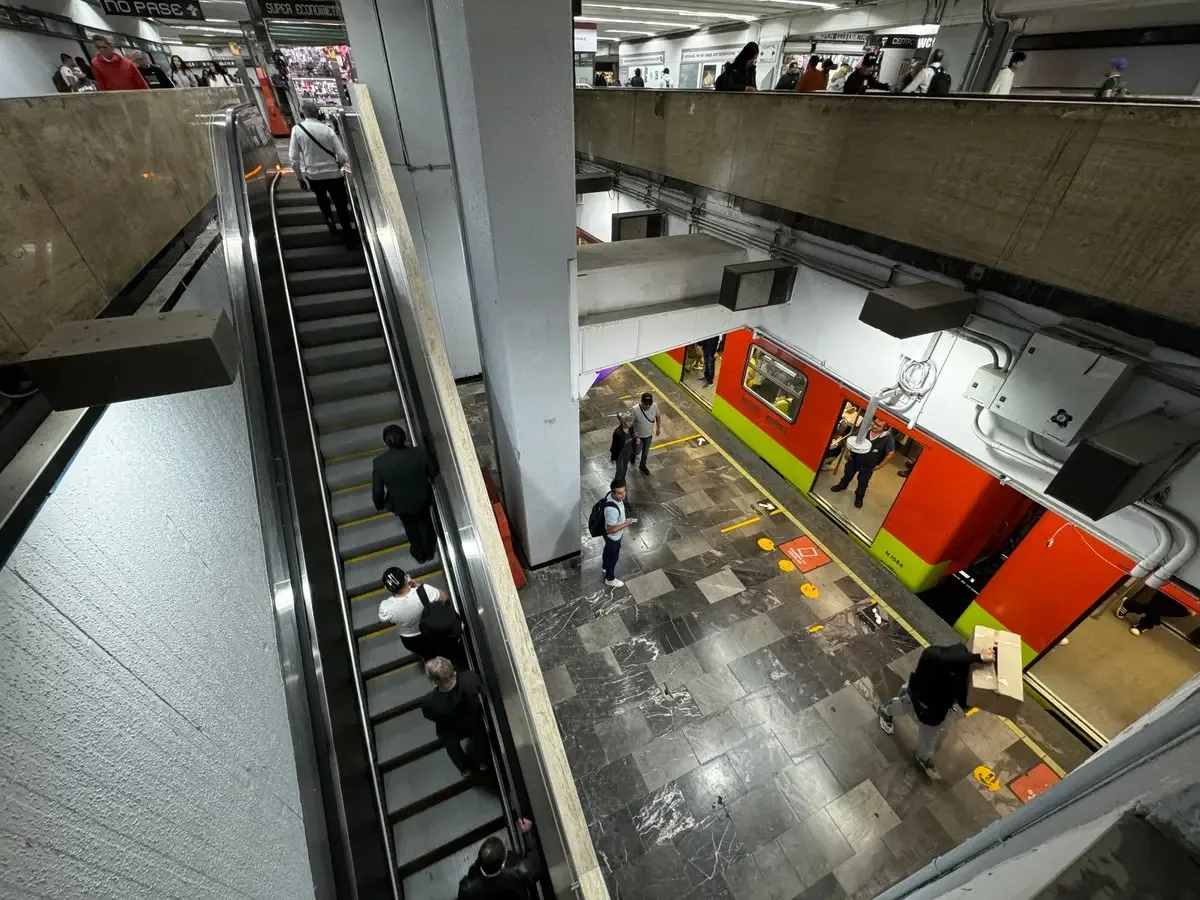Trabajadores del Metro de la CDMX preparan su marcha por mejores condiciones laborales.