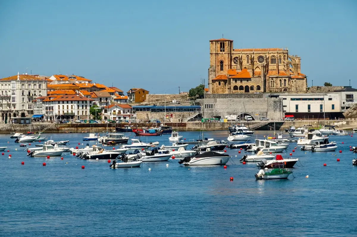 La minería impulsó la modernización de Castro Urdiales y su economía local.