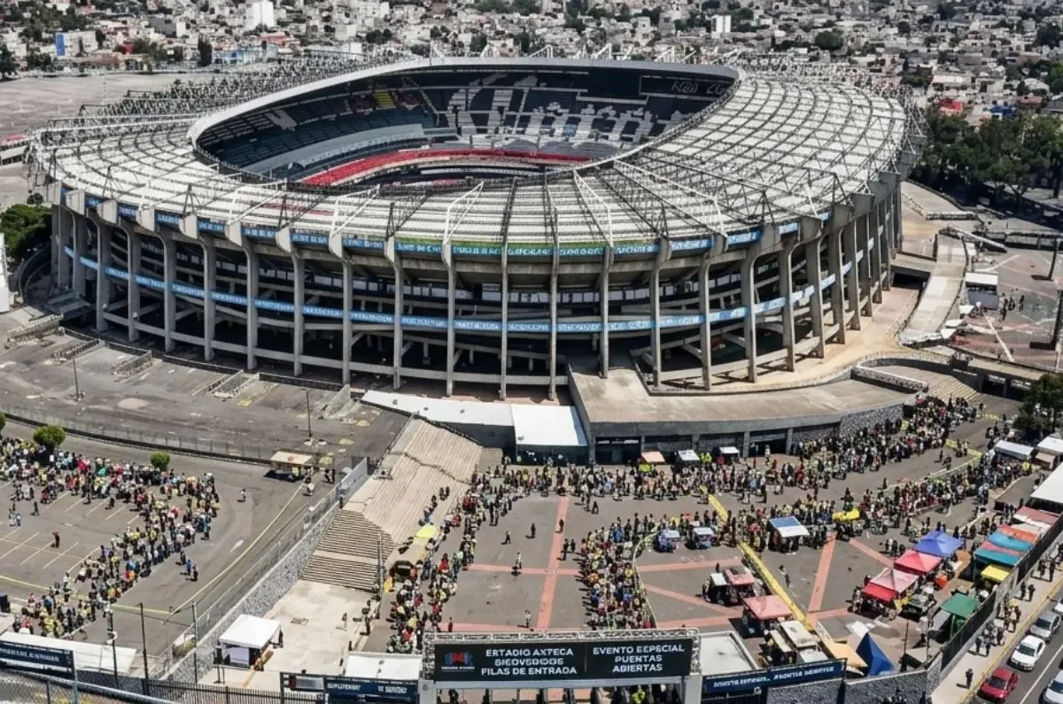 Transporte y accesos restringidos afectan llegada al estadio en la capital.