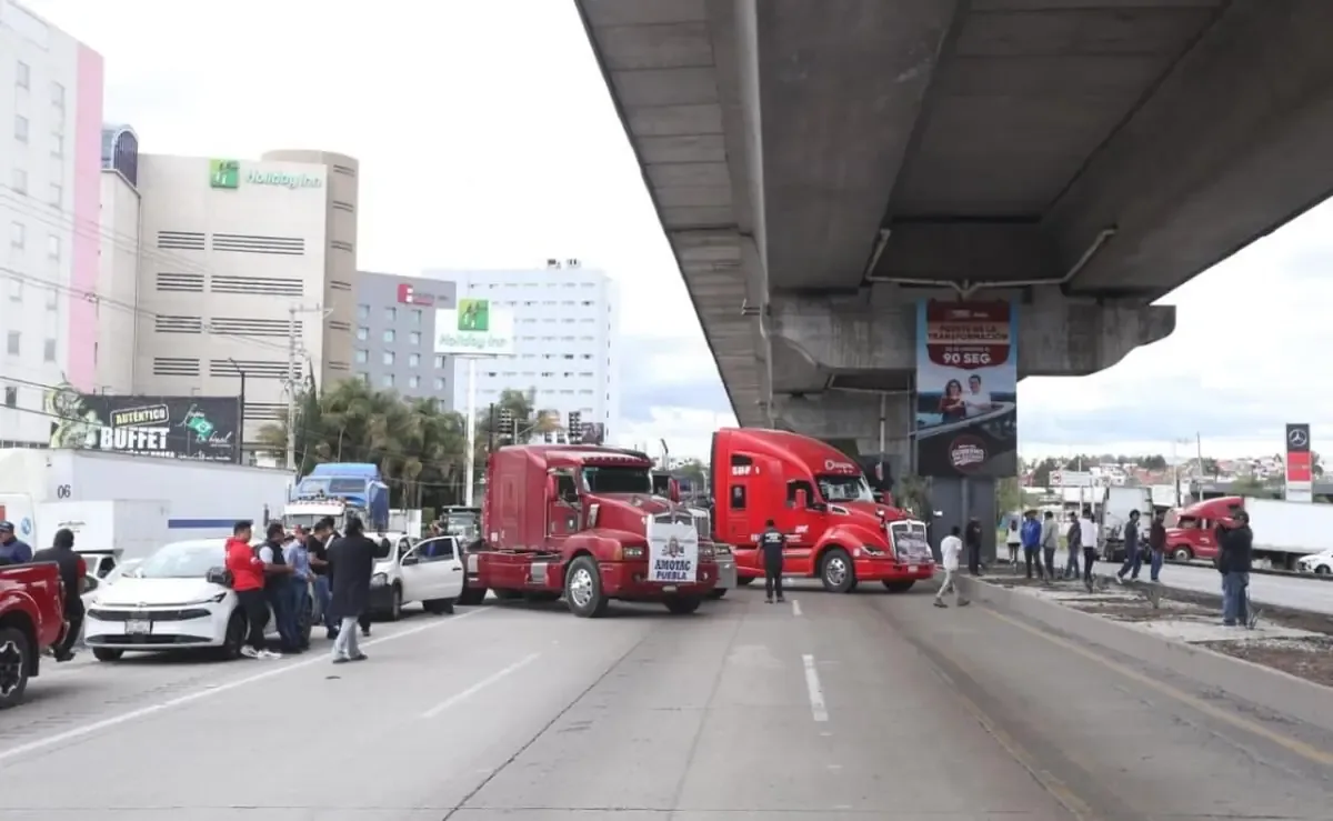 La Alianza Mexicana de Organización de Transportistas exige justicia tras el asesinato de Estanislao Hernández.